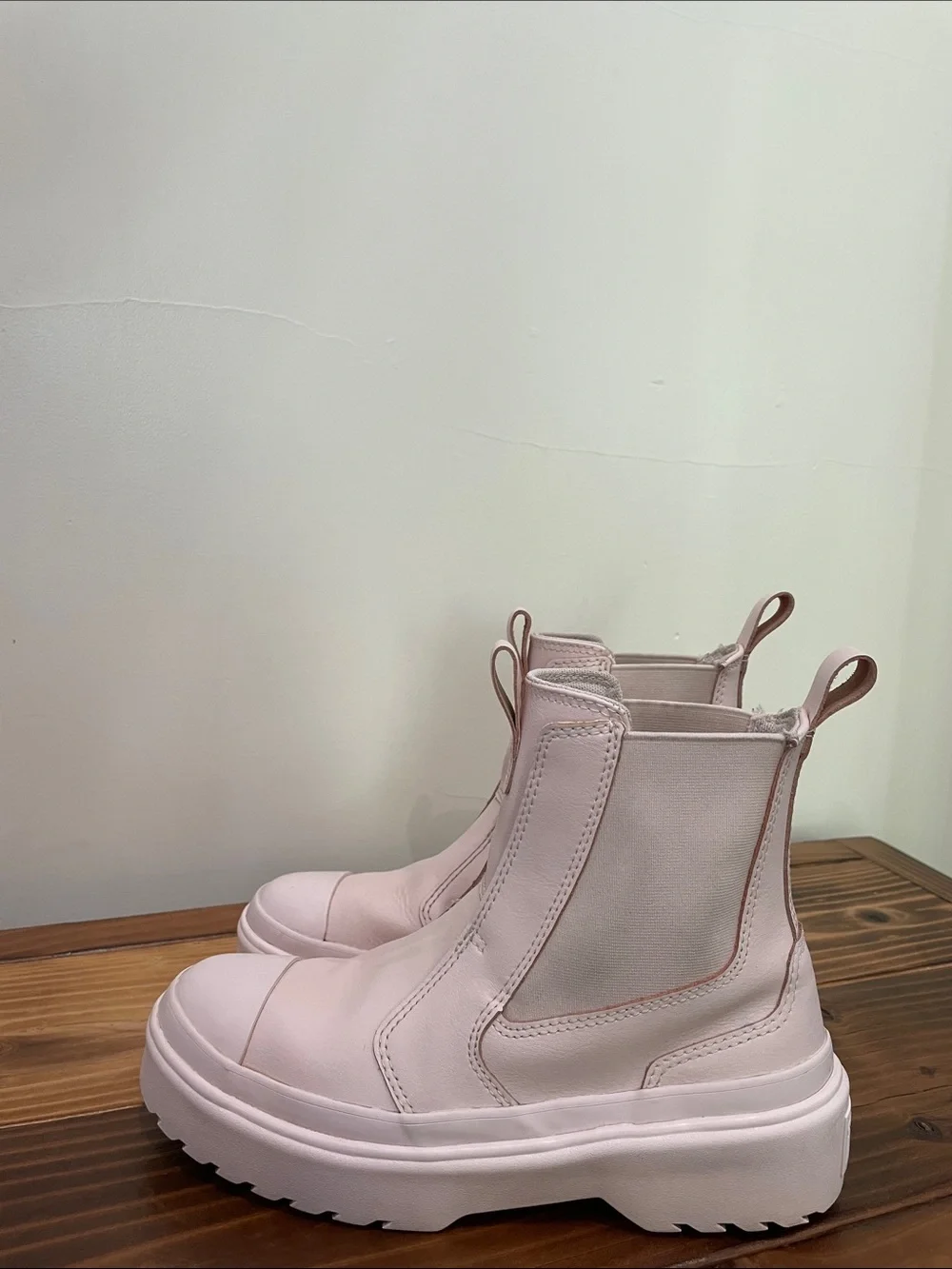 Converse sculpted silhouette